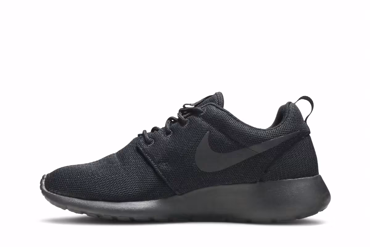 Nike Women's Roshe One Black, view 4
