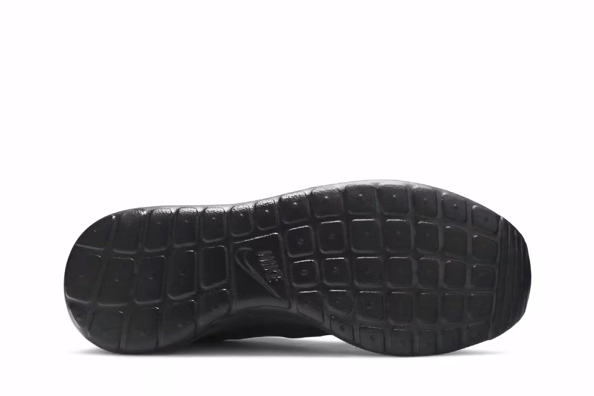 Nike Women's Roshe One Black, view 5