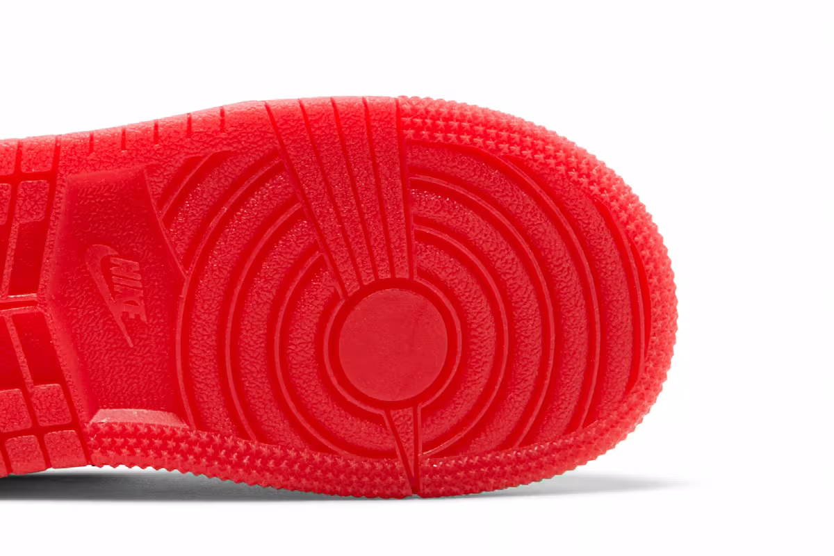 Marvel x Air Jordan 1 High OG TD Next Chapter, view 6