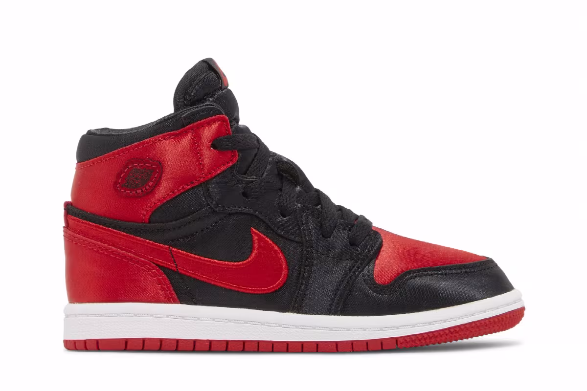 Air Jordan 1 High OG TD Satin Bred 2023, view 2