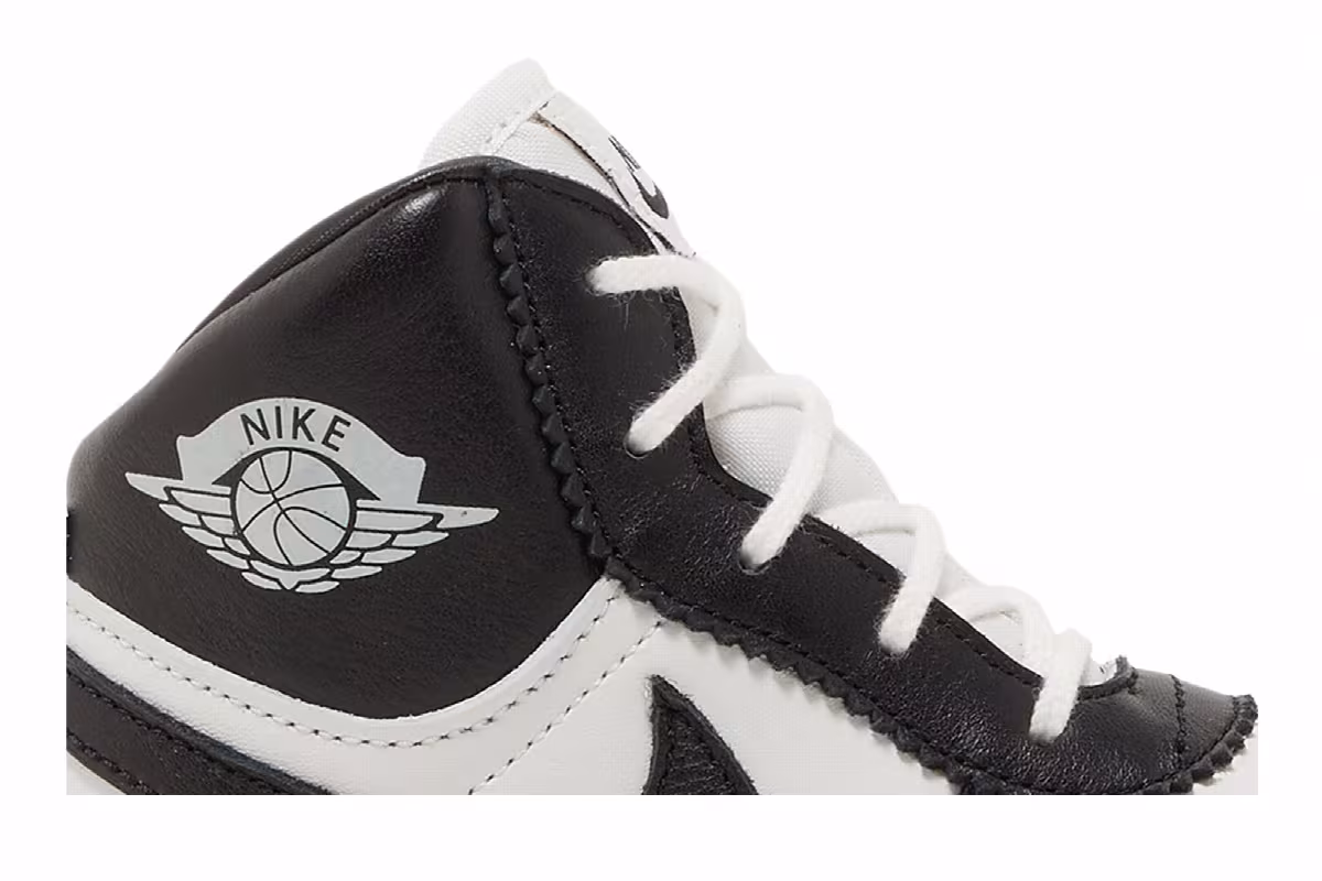 Air Jordan 1 High Black White, view 3