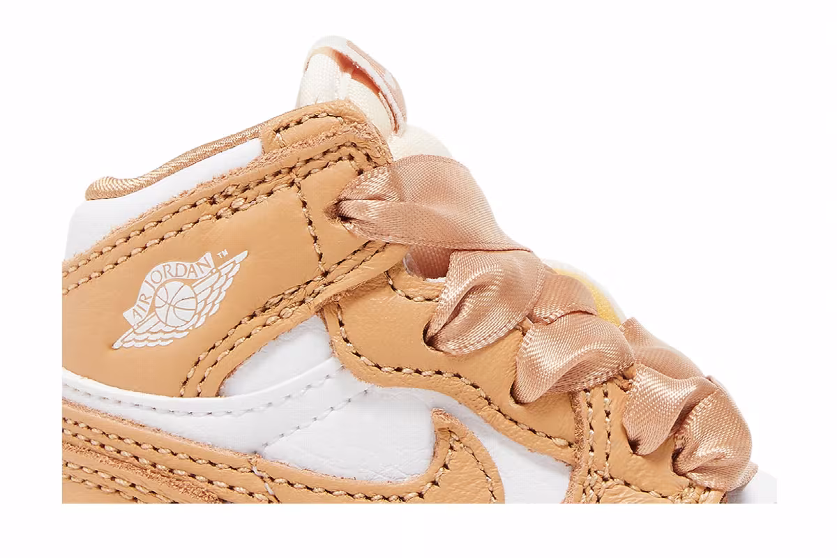 Air Jordan 1 High OG TD Praline, view 3