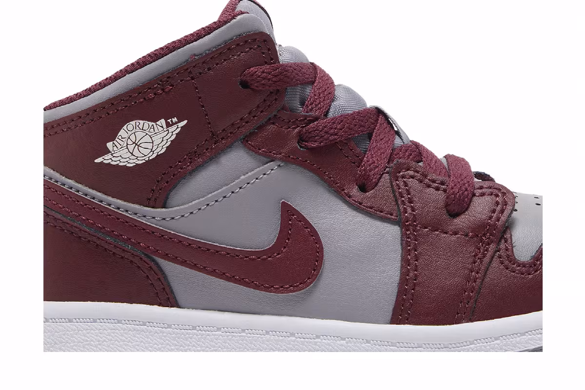 Air Jordan 1 Mid TD Cherrywood Red, view 3