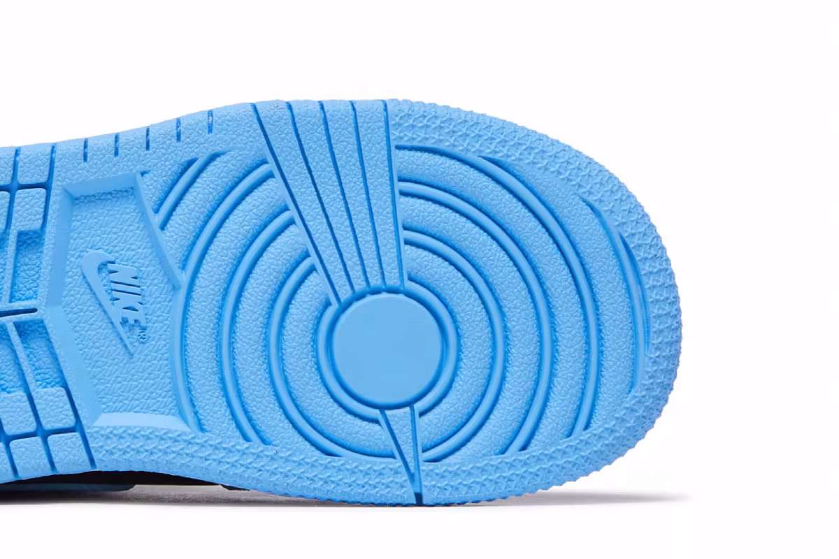 Air Jordan 1 Mid TD University Blue Black, view 6