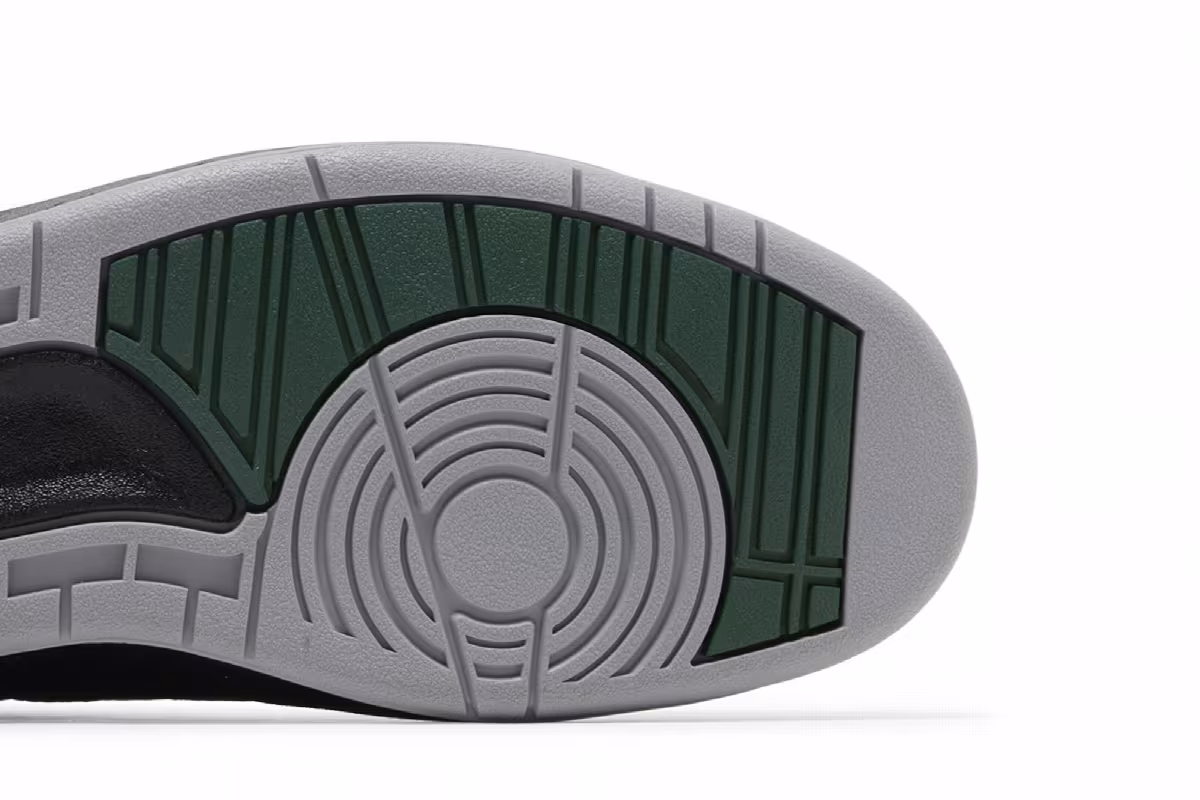 Air Jordan 2 Low Christmas, view 6