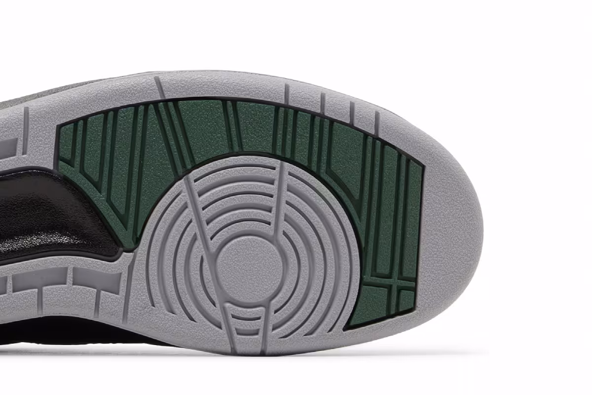 Air Jordan 2 Low GS Christmas, view 6