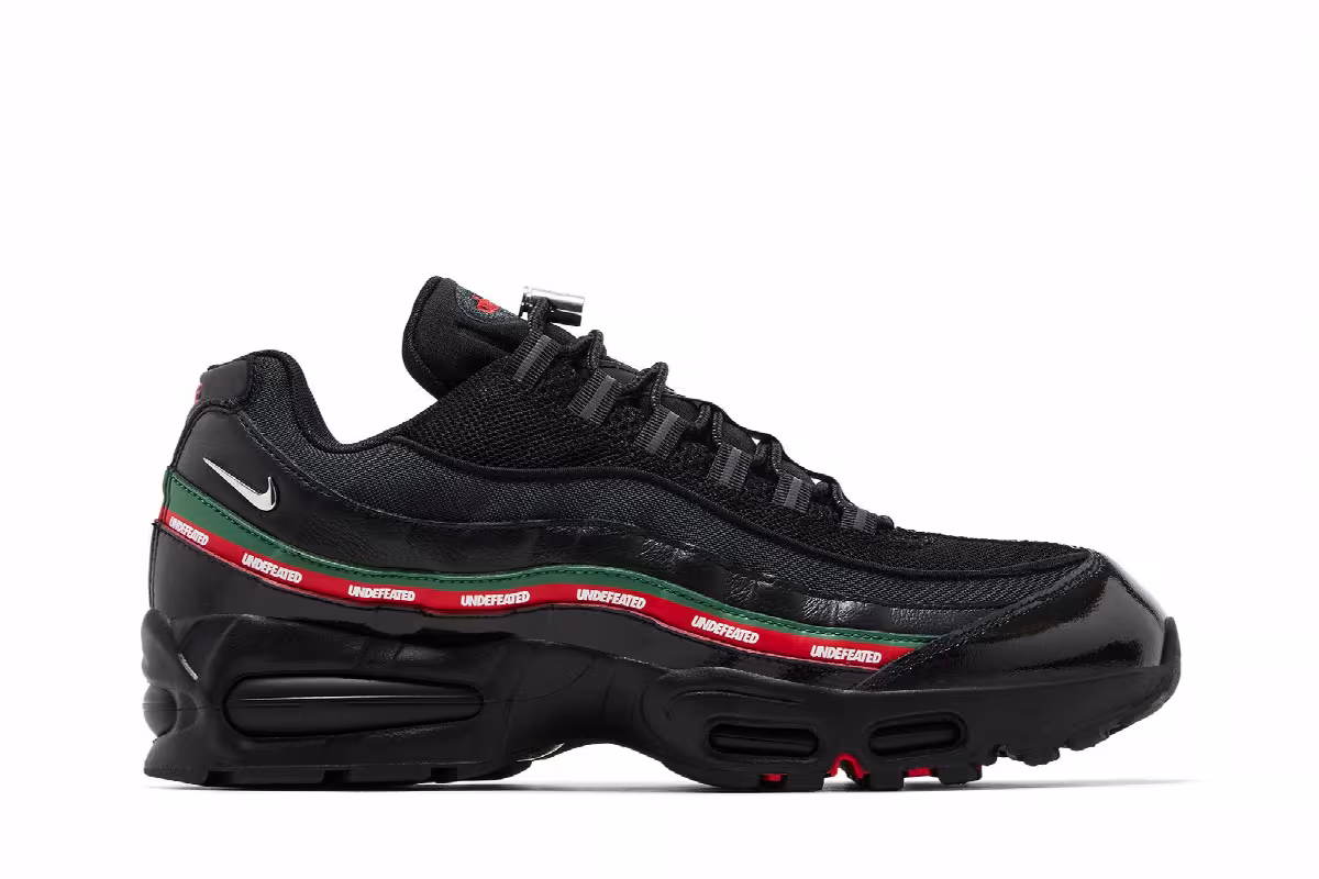 Undefeated x Nike Air Max 95 Black, view 2