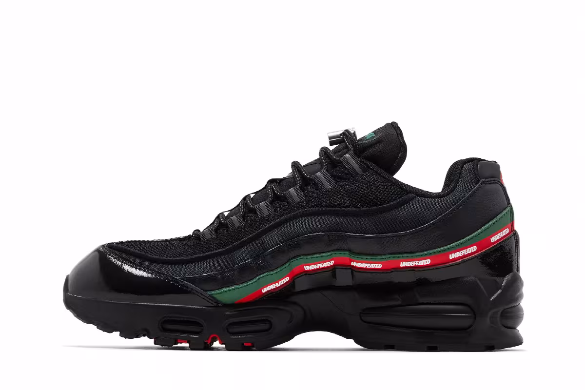 Undefeated x Nike Air Max 95 Black, view 4
