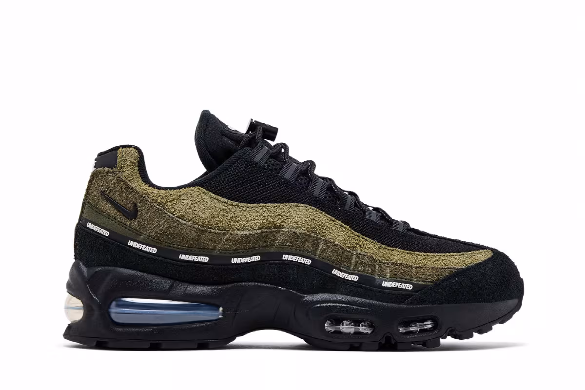 Undefeated x Nike Air Max 95 Medium Olive, view 2