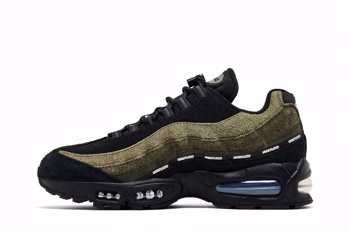 Undefeated x Nike Air Max 95 Medium Olive, view 4