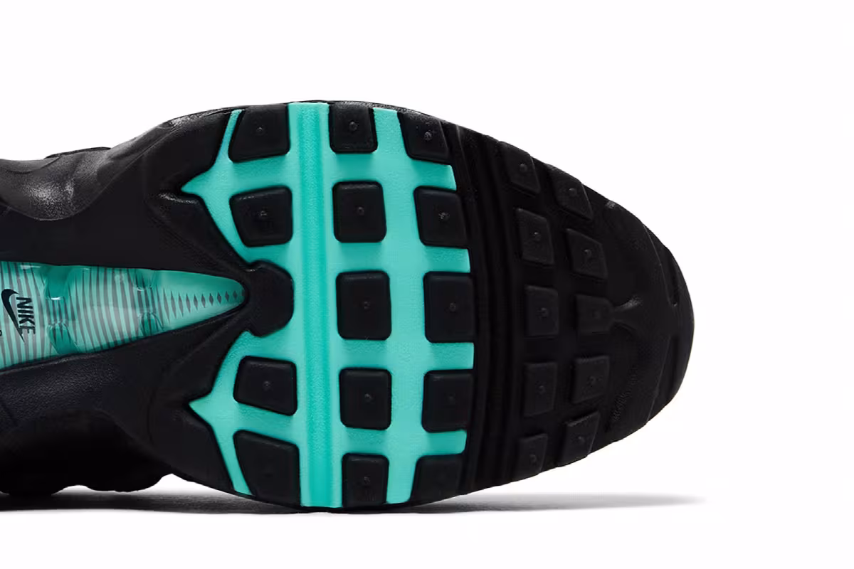 Nike Air Max 95 Black Aurora Green, view 6