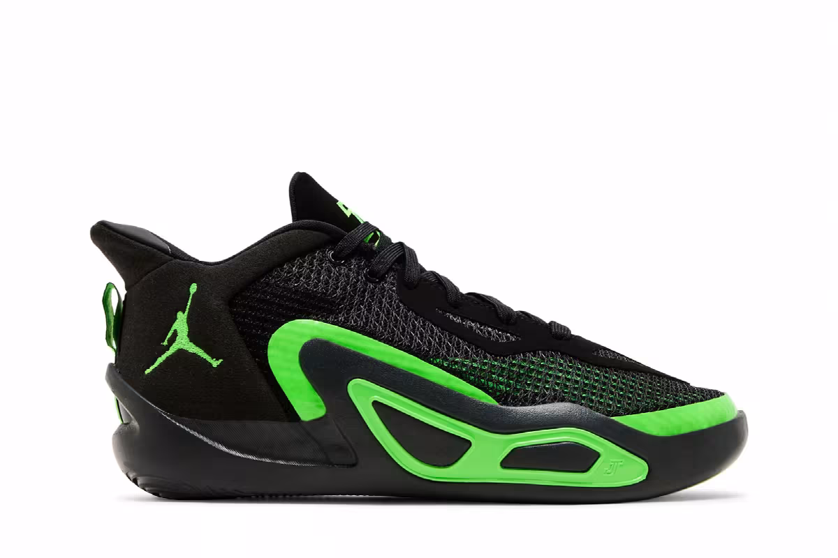 Air Jordan Tatum 1 GS Black Green Strike, view 2
