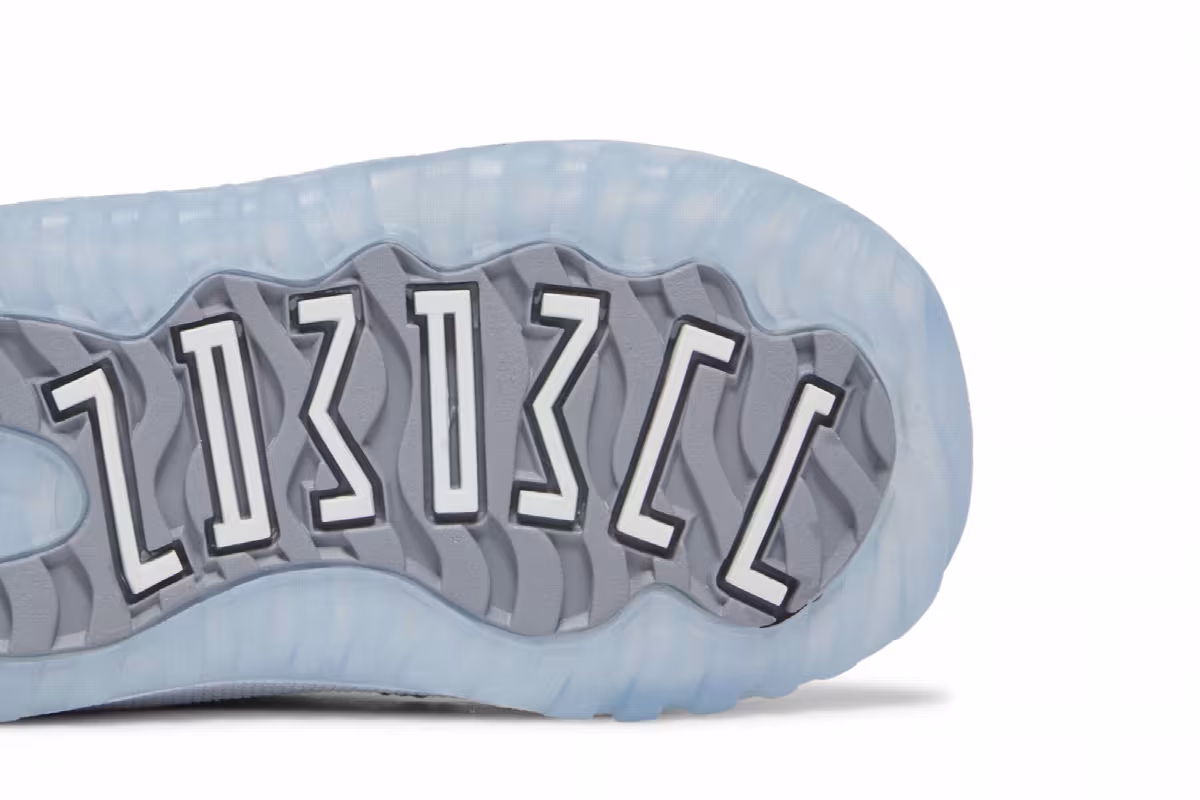 Air Jordan 11 Low TD Cement Grey, view 6