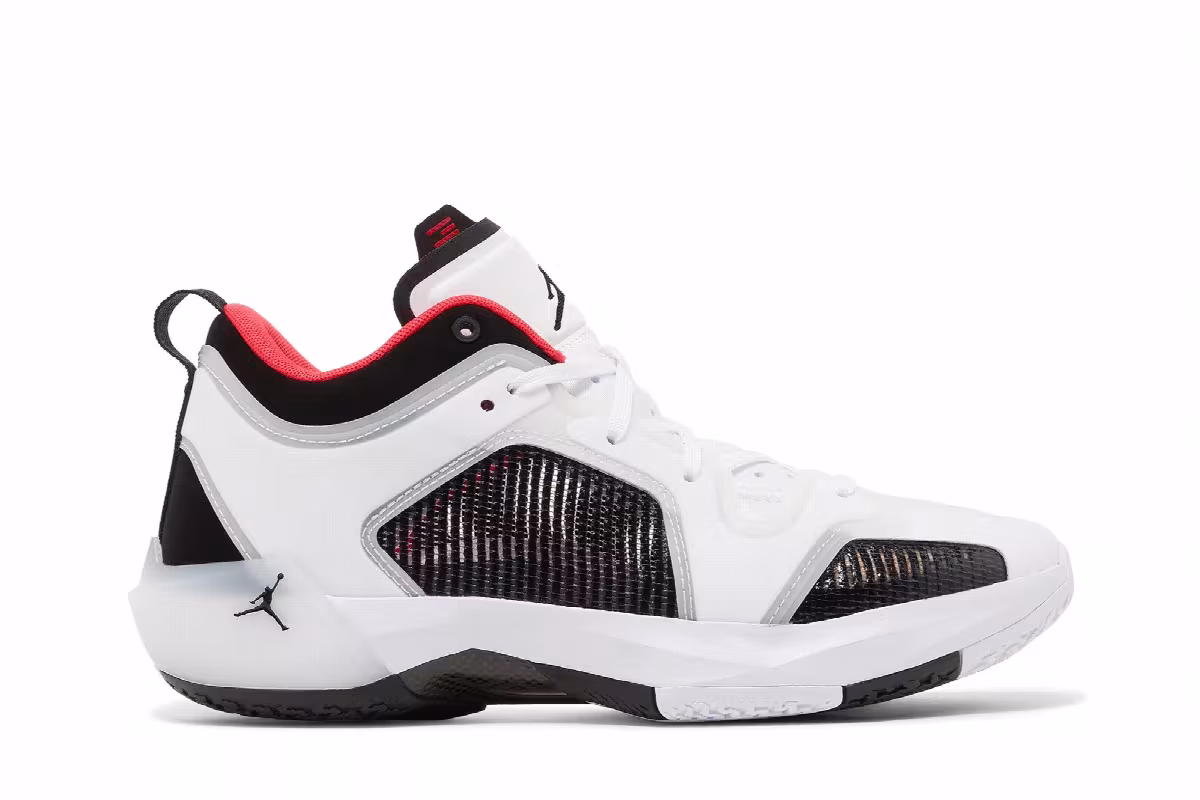 Air Jordan 37 Low Siren Red, view 2
