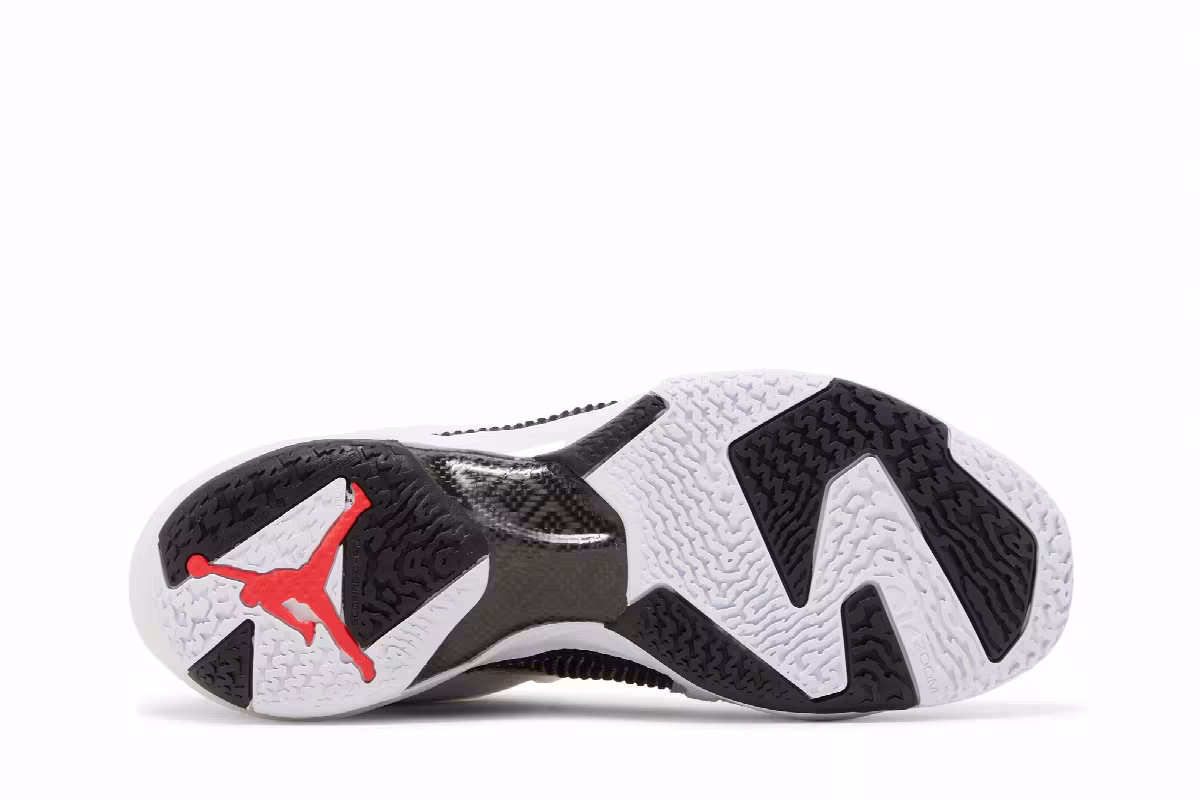 Air Jordan 37 Low Siren Red, view 5