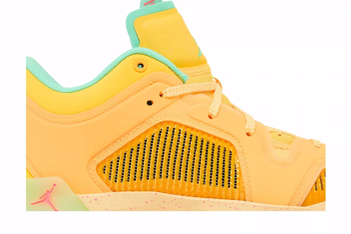 Air Jordan 37 Low EYBL, view 3