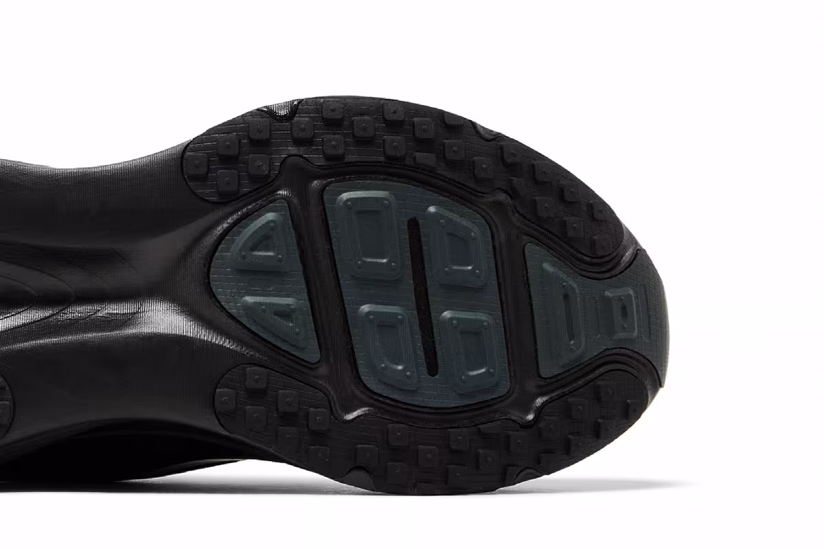 Nike Vomero 18 Triple Black, view 6