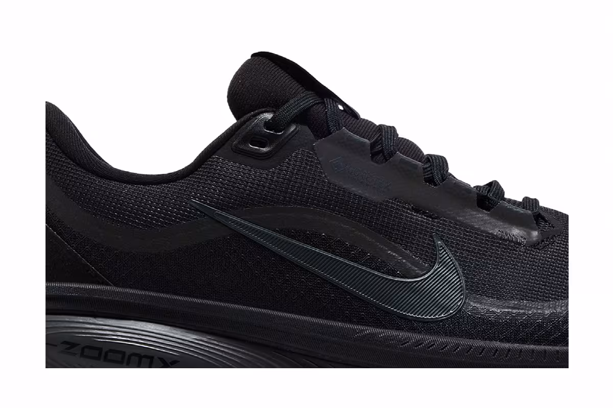 Nike Vomero 18 GORE-TEX Reflective Black Anthracite, view 3