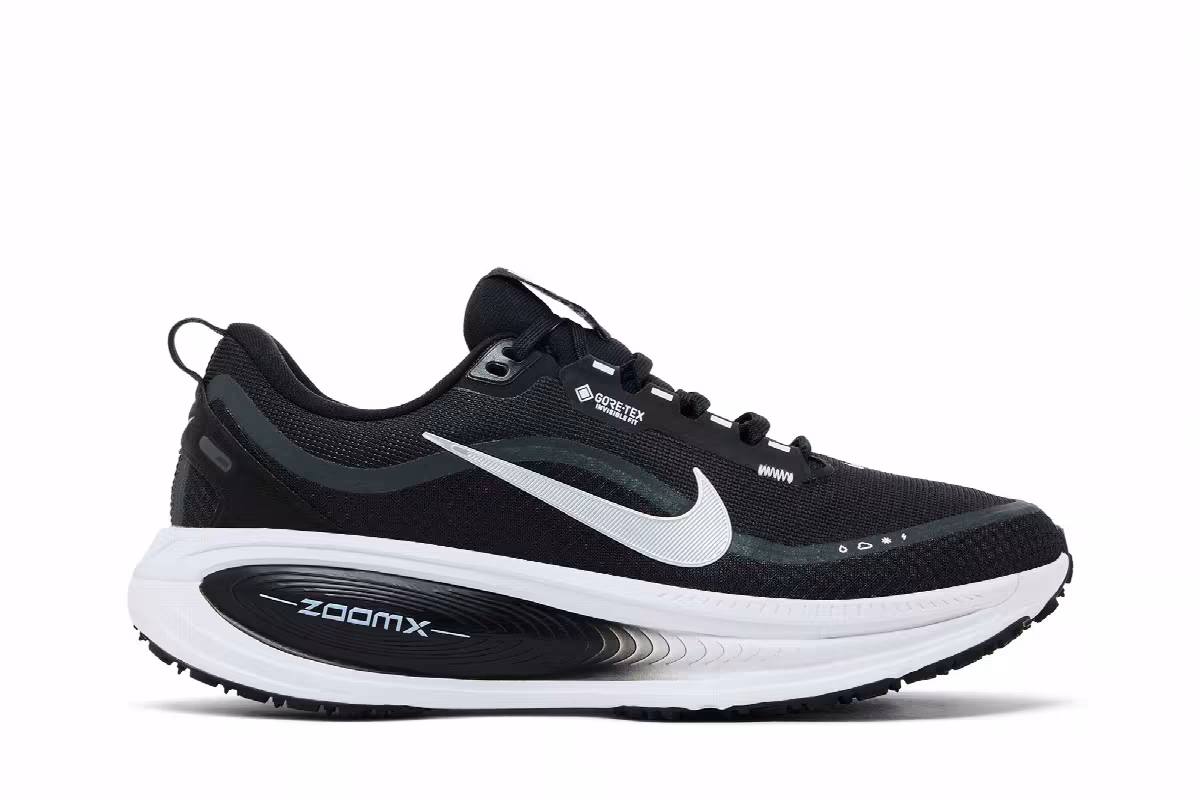 Nike Vomero 18 GORE-TEX Reflective Black Metallic Silver, view 2