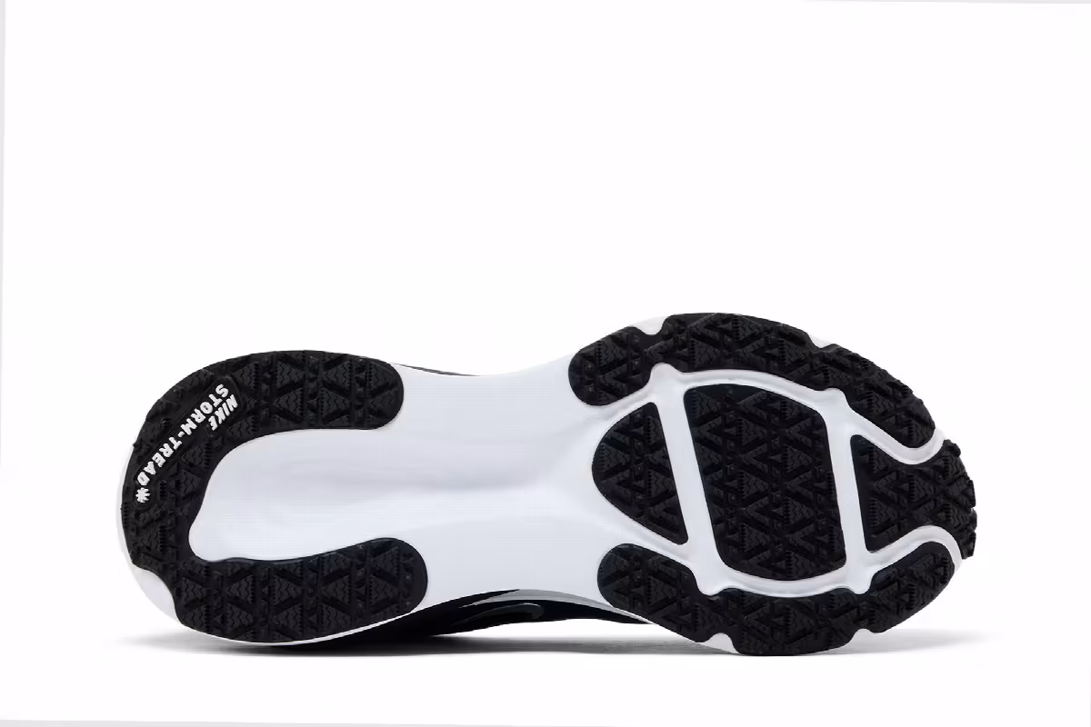 Nike Vomero 18 GORE-TEX Reflective Black Metallic Silver, view 5