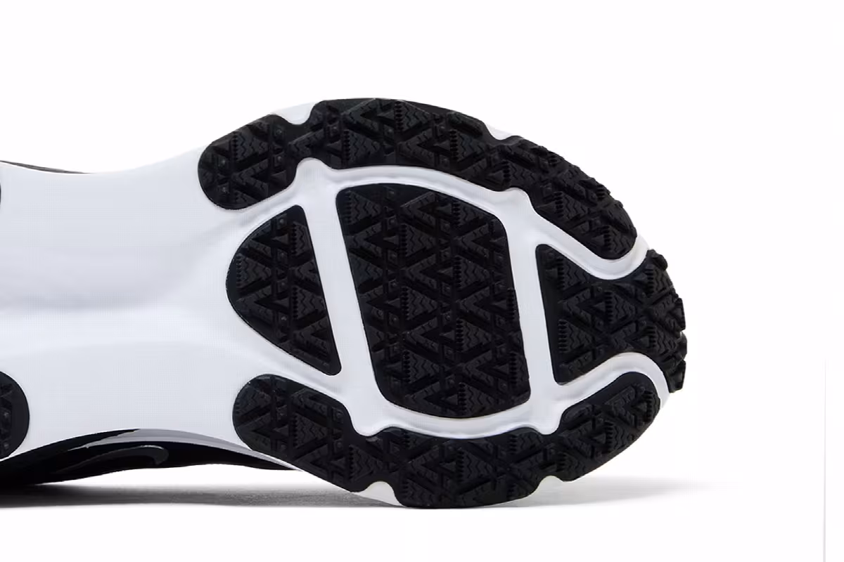 Nike Vomero 18 GORE-TEX Reflective Black Metallic Silver, view 6