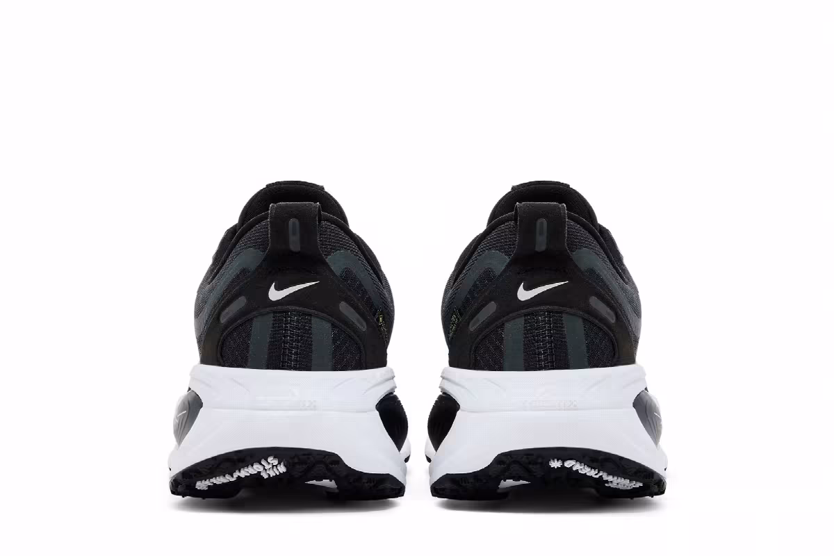 Nike Vomero 18 GORE-TEX Reflective Black Metallic Silver, view 7