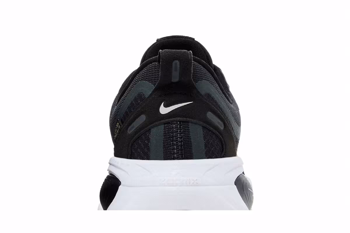 Nike Vomero 18 GORE-TEX Reflective Black Metallic Silver, view 8