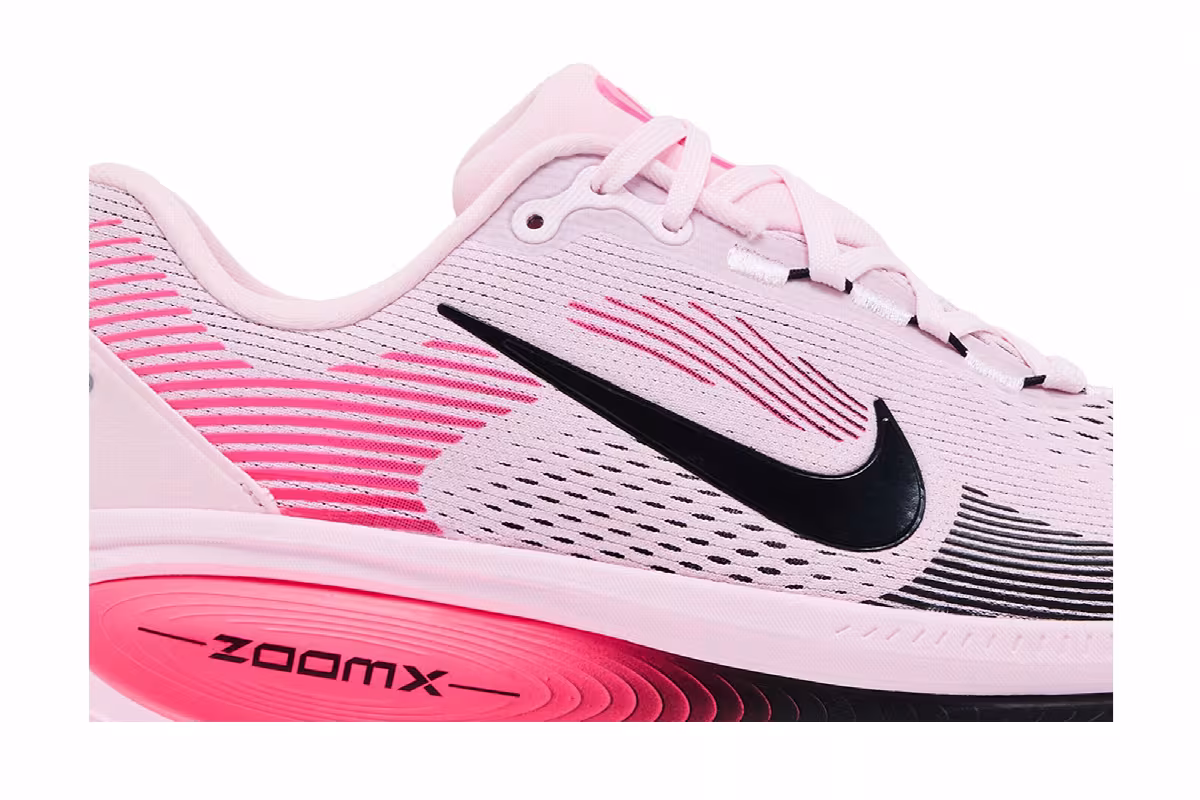 Nike Vomero 18 Pink Foam/Hyper Pink/Black, view 3