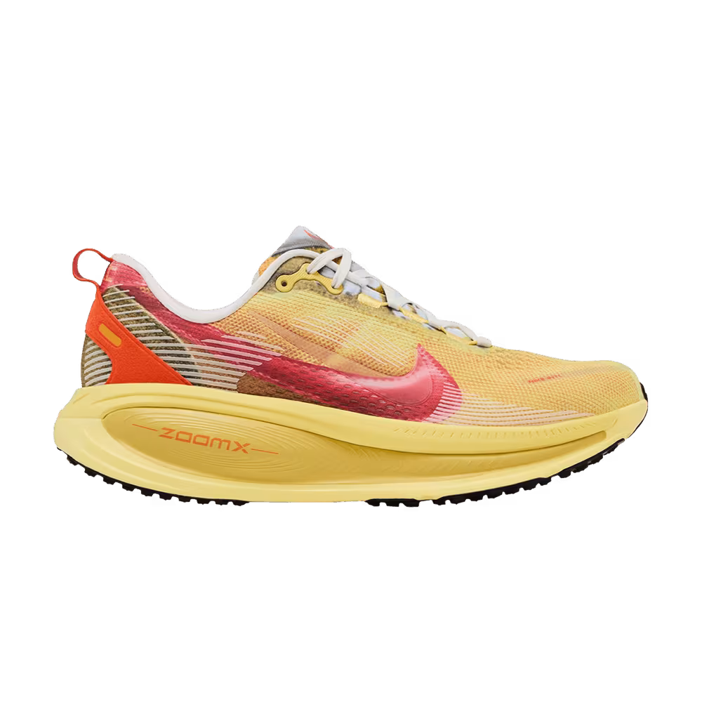 Nike Vomero 18 International Running Pack