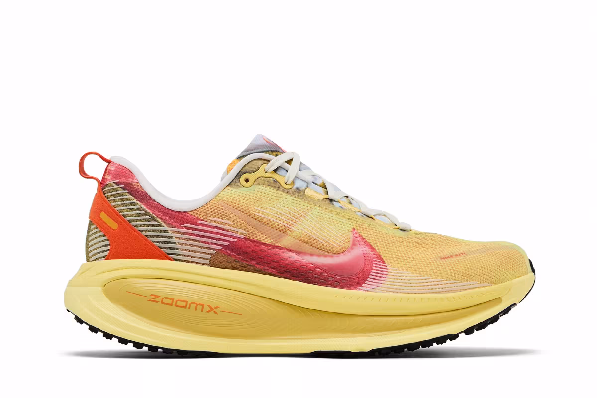 Nike Vomero 18 International Running Pack, view 2