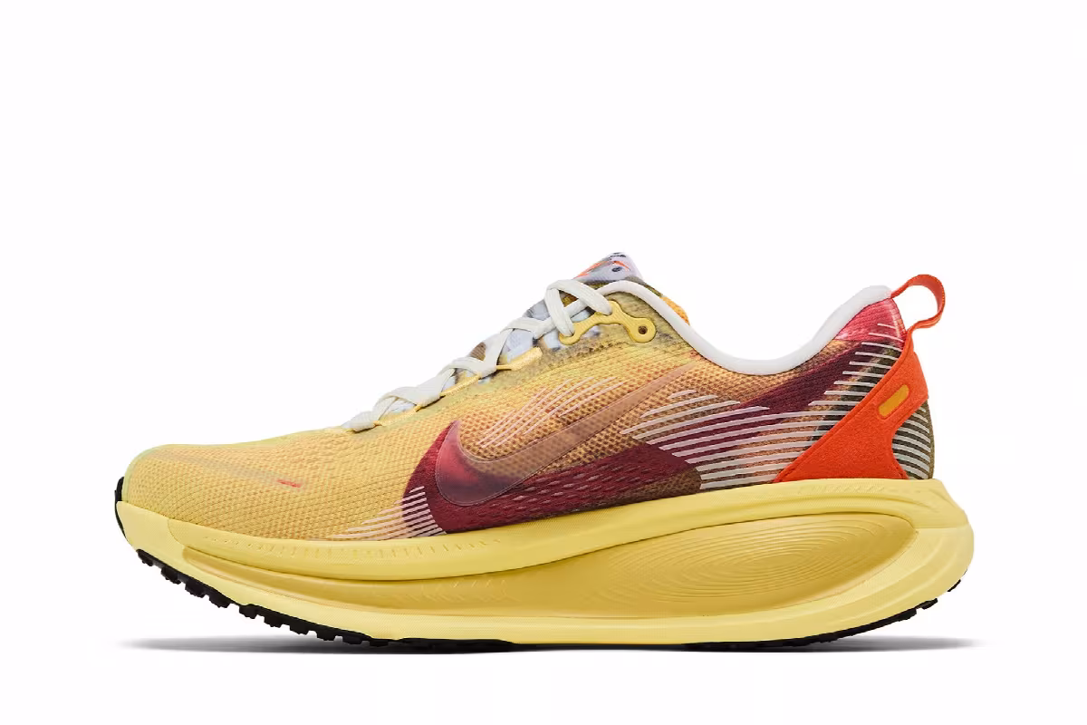 Nike Vomero 18 International Running Pack, view 4