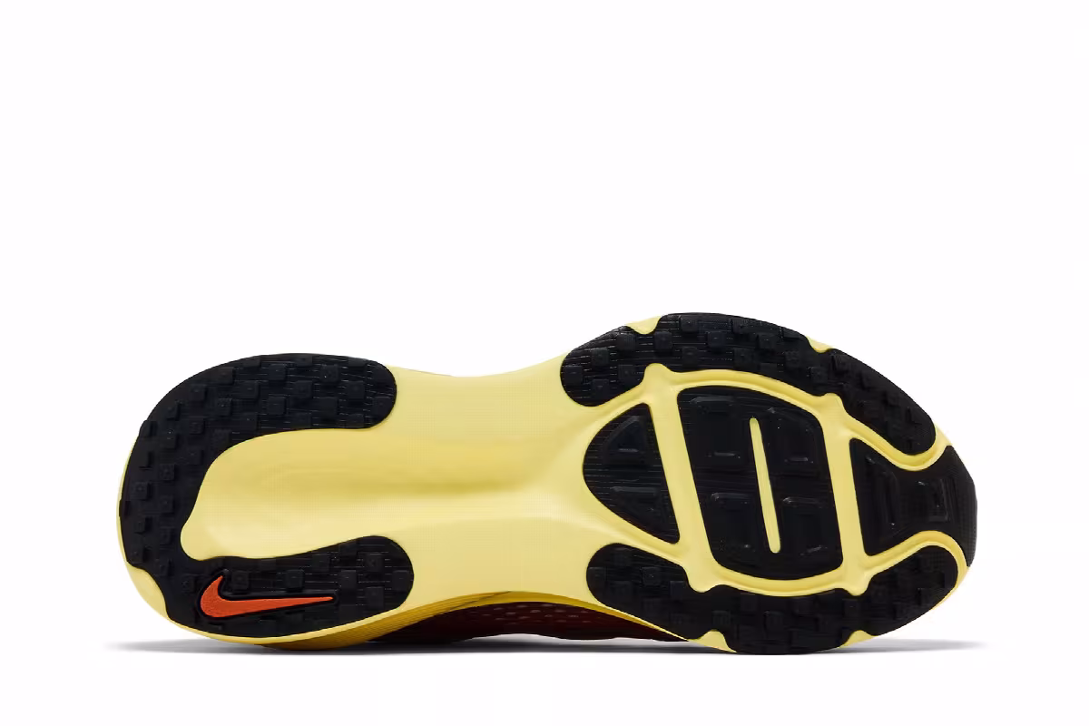 Nike Vomero 18 International Running Pack, view 5