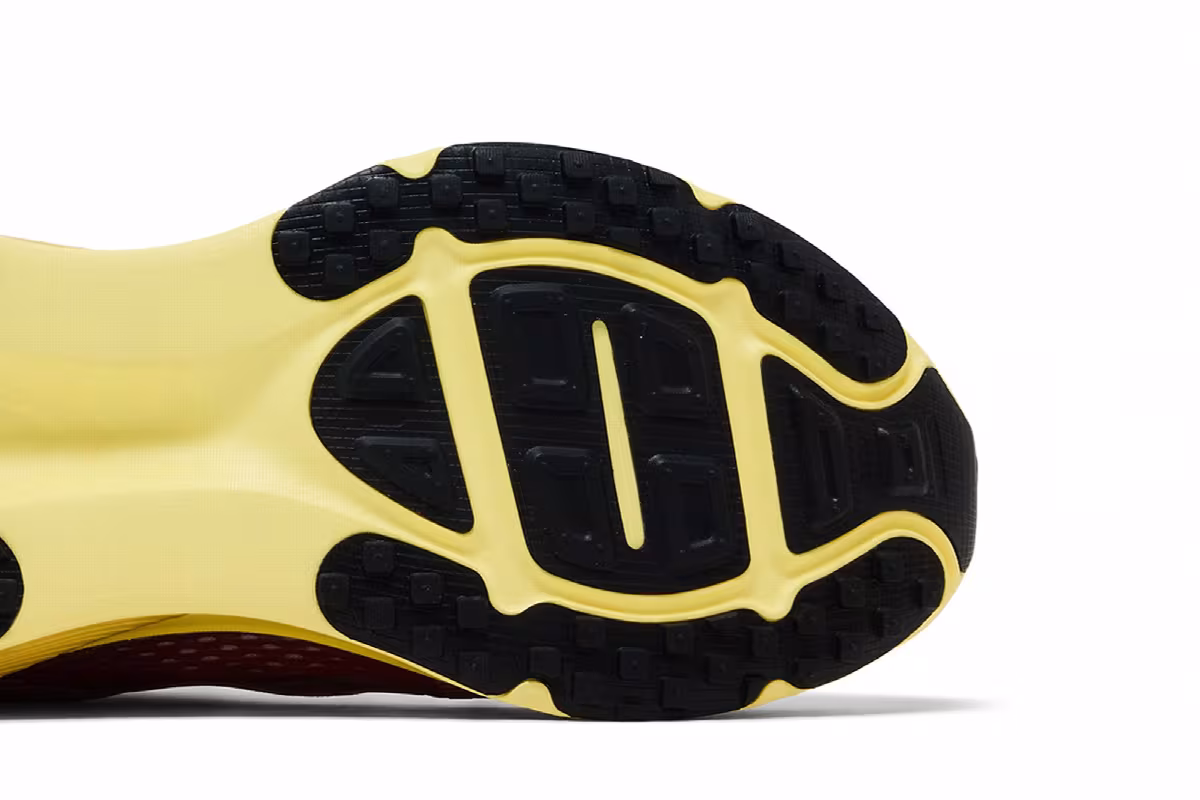 Nike Vomero 18 International Running Pack, view 6