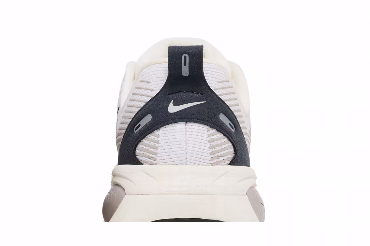 Nike Vomero 18 Run Pack, view 8