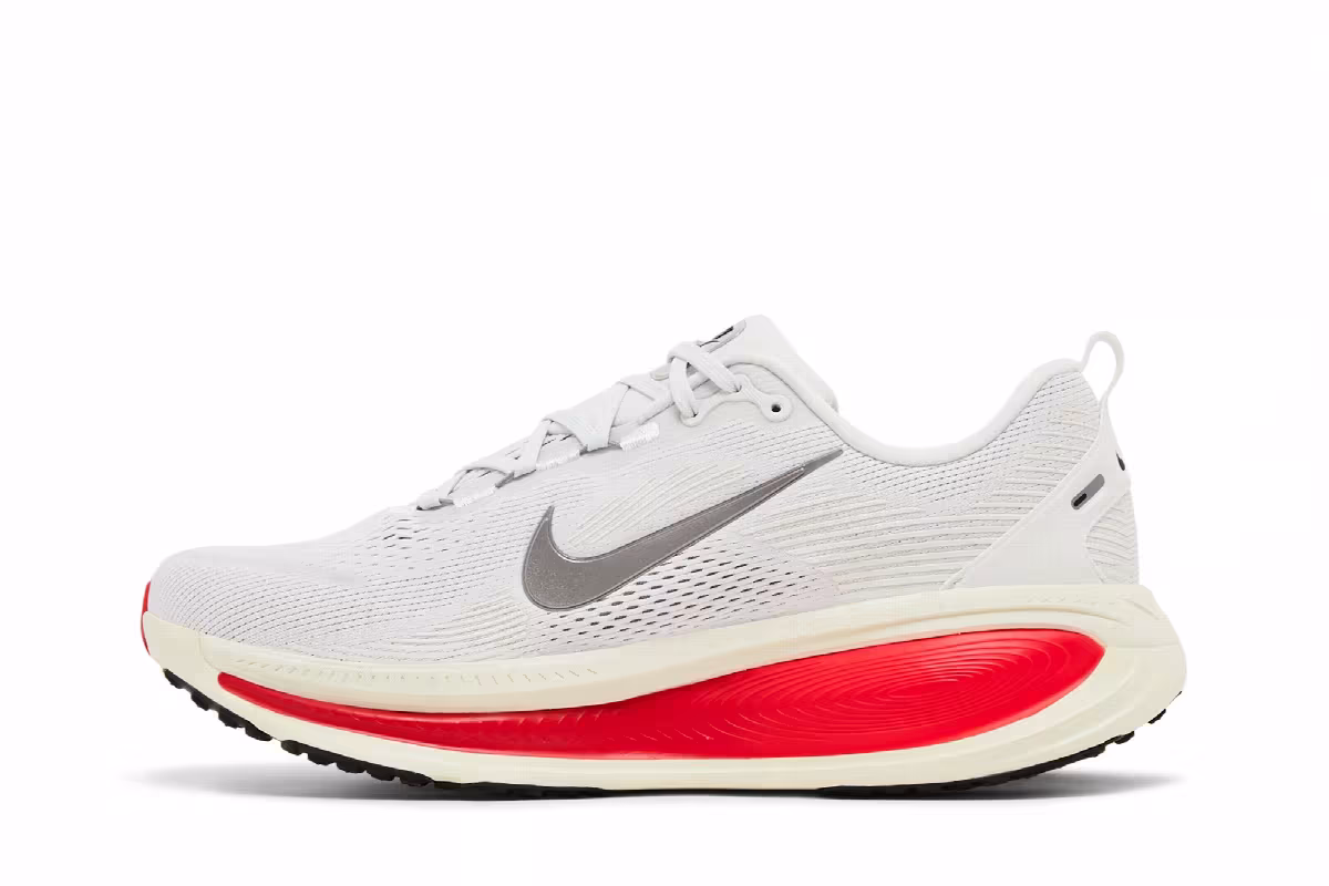 Nike Vomero 18 Platinum Tint Siren Red, view 4