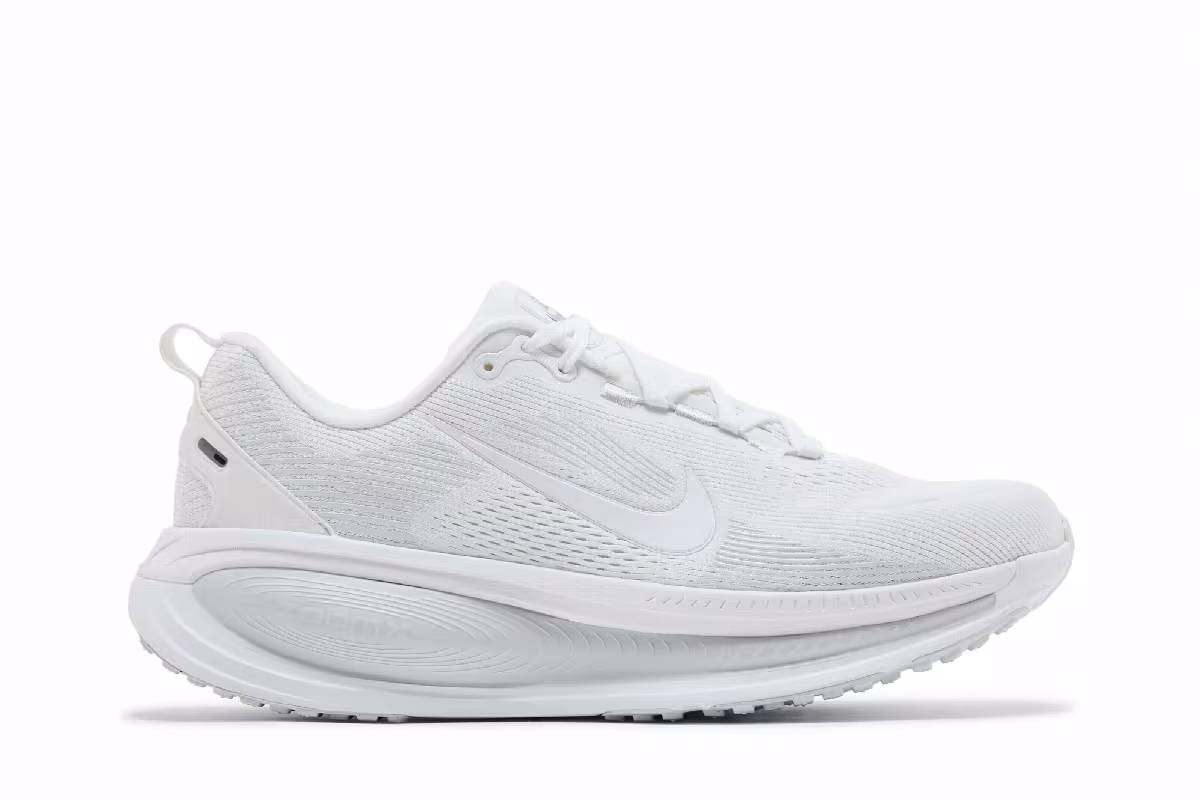 Nike Vomero 18 White Photon Dust, view 2