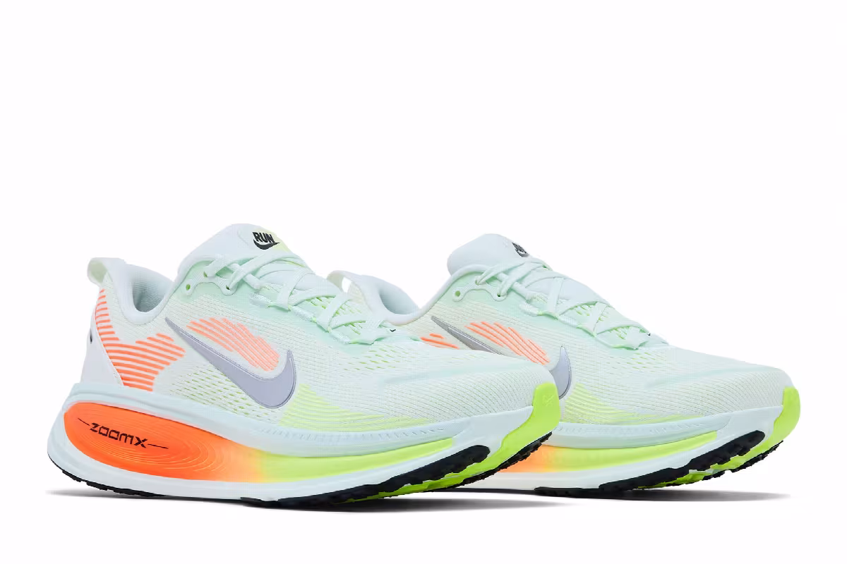 Nike Vomero 18 Barely Green Hyper Crimson, view 9