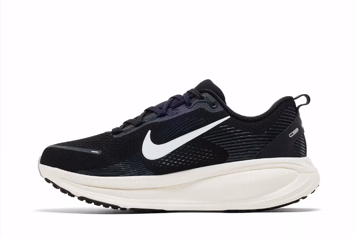 Nike Vomero 18 Extra Wide Black Coconut Milk, view 4