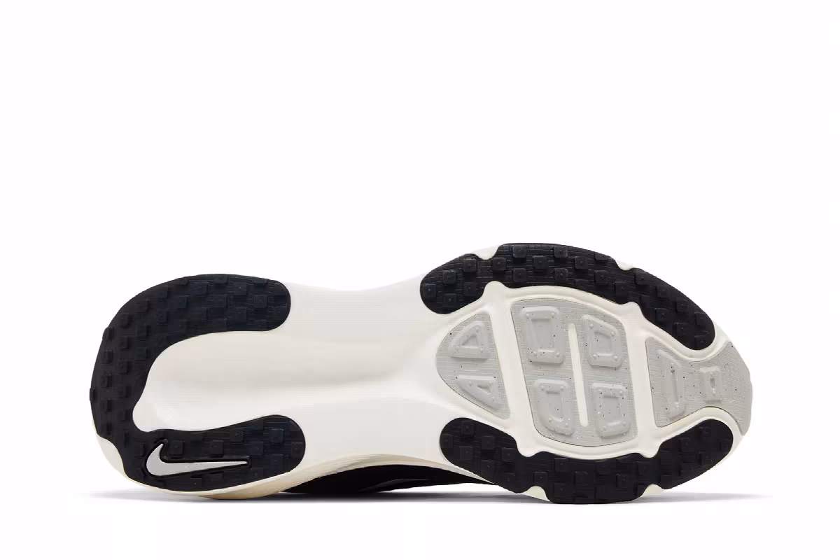 Nike Vomero 18 Extra Wide Black Coconut Milk, view 5