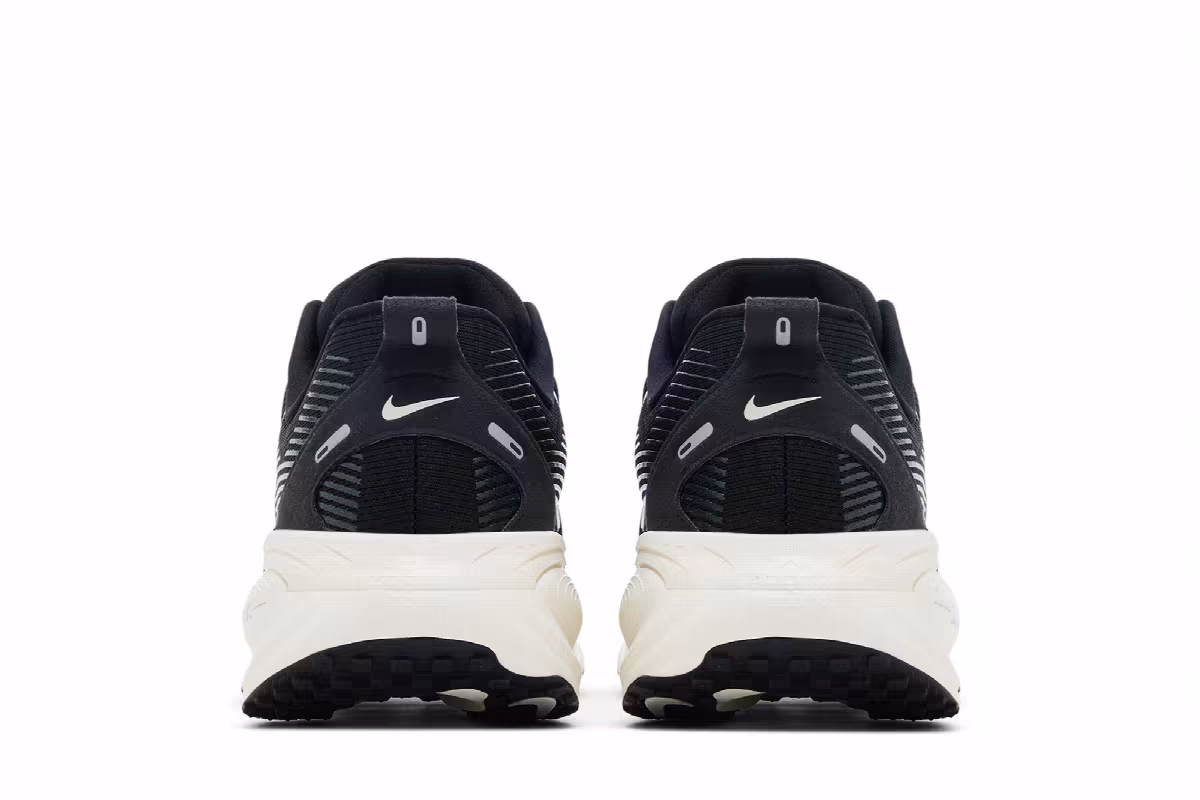 Nike Vomero 18 Extra Wide Black Coconut Milk, view 7