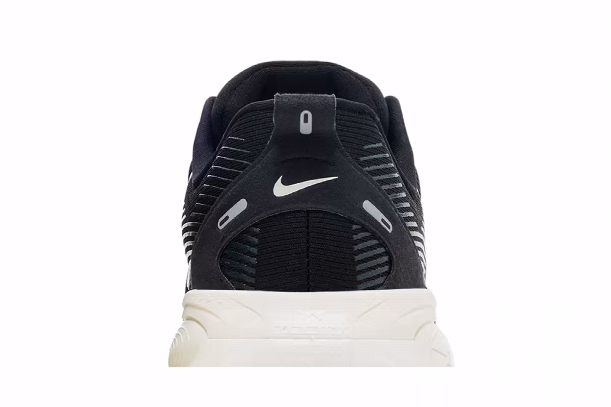 Nike Vomero 18 Extra Wide Black Coconut Milk, view 8