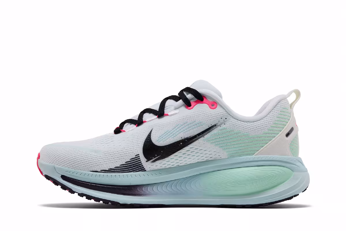 Nike Vomero 18 White Glacier Blue, view 4