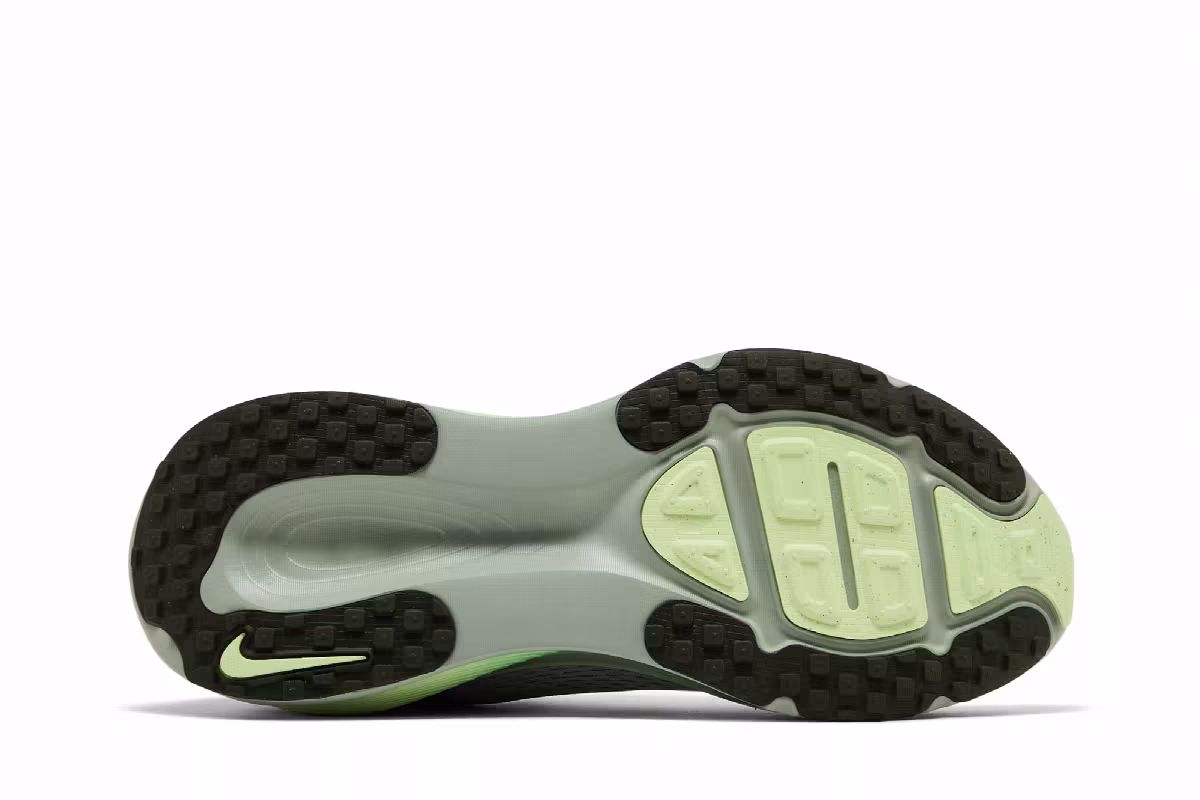 Nike Vomero 18 Dusty Olive, view 5
