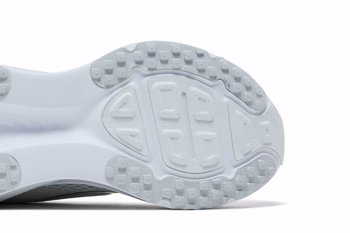 Nike Women's Vomero 18 White Photon Dust, view 6