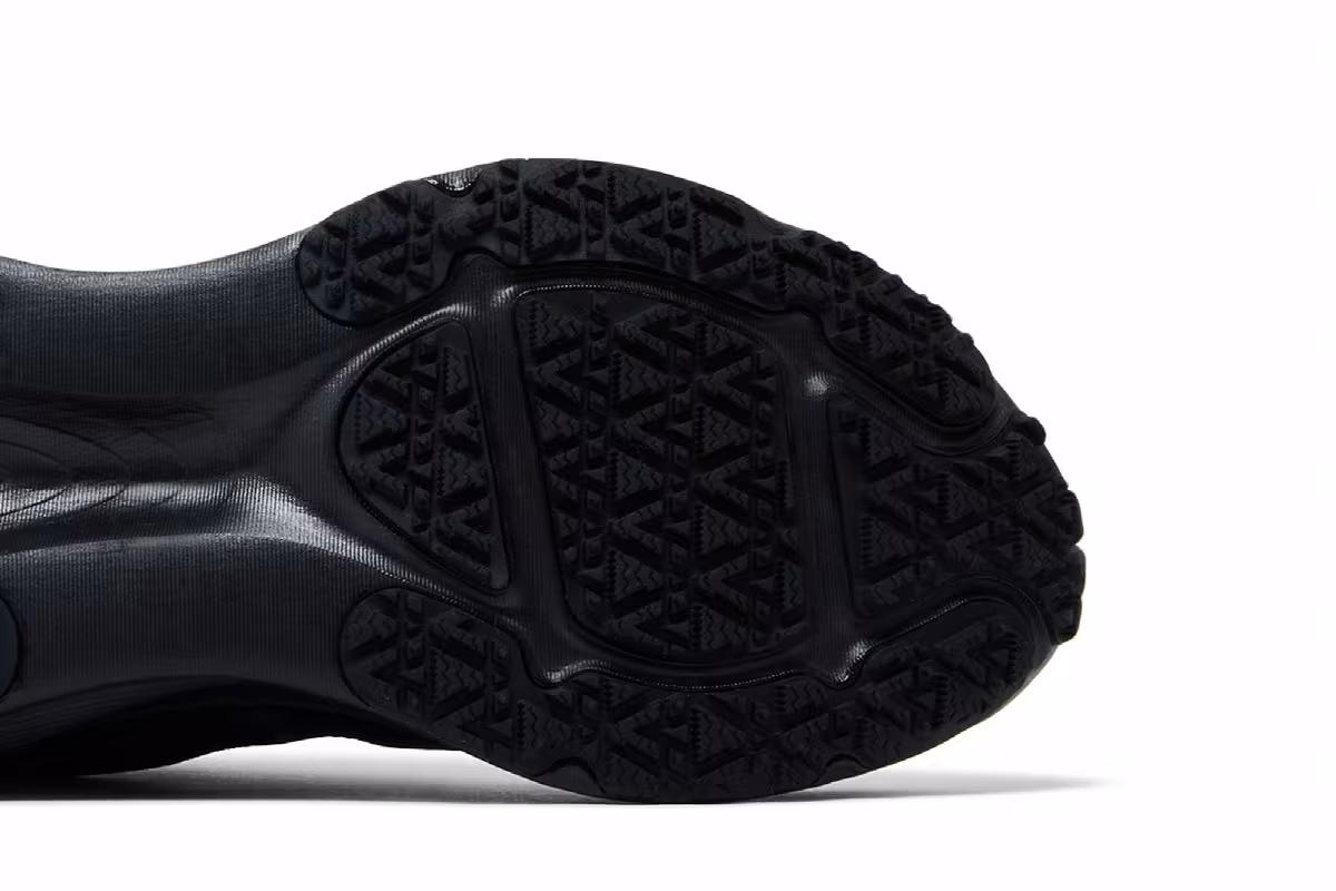 Nike Women's Vomero 18 GORE-TEX Black/Anthracite, view 6