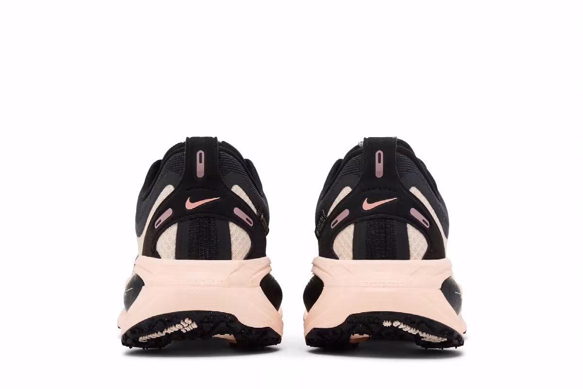 Nike Women's Vomero 18 GORE-TEX Black/Crimson Tint/Black/Black, view 7