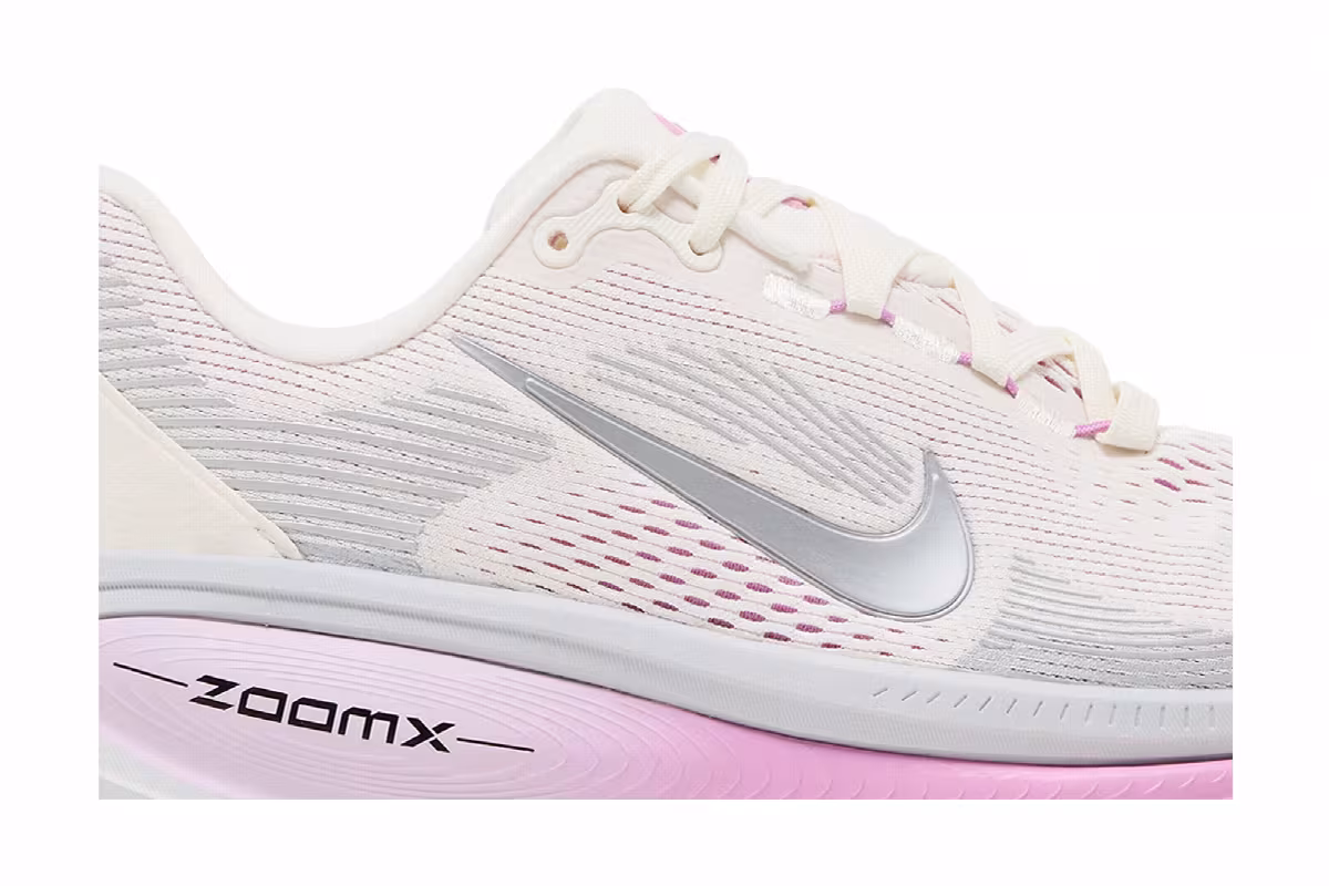 Nike Women's Vomero 18 Sail Doll, view 3