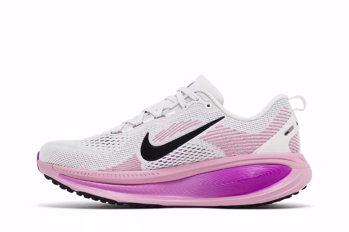 Nike Women's Vomero 18 Summit White Elemental Pink, view 4
