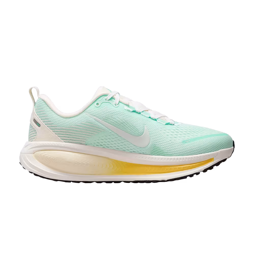 Nike Women's Vomero 18 Mint Foam Sail