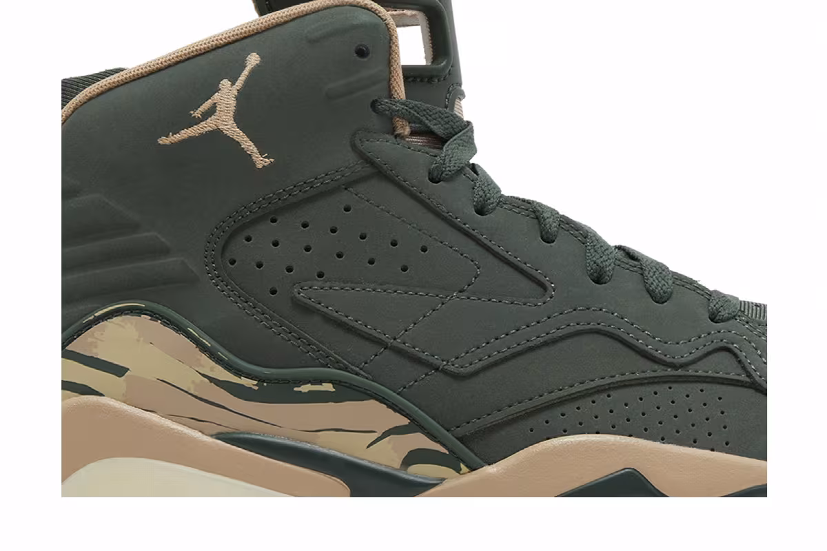 Air Jordan Women's Jordan MVP Galactic Jade, view 3